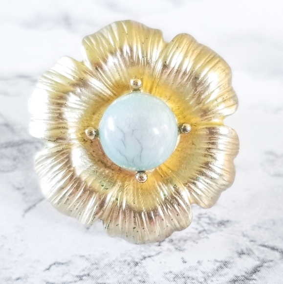 Gold Flower Ring - Picture 1 of 3